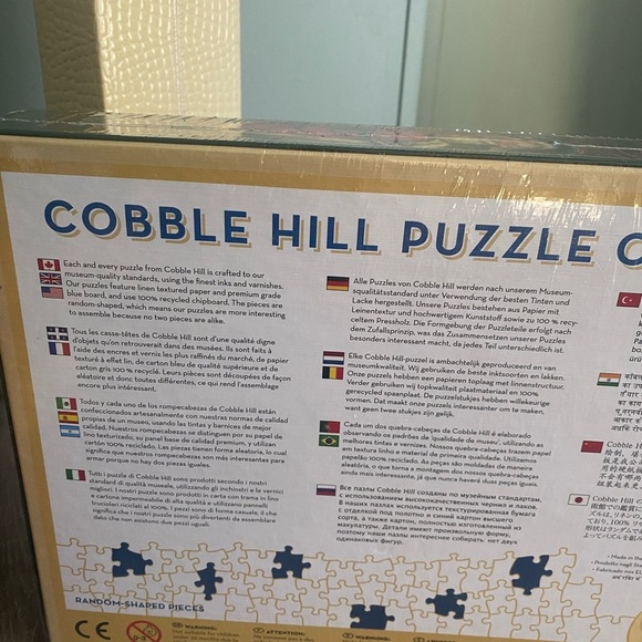 Cobble Hill Christmas Presence Puzzle - Picture 4 of 9